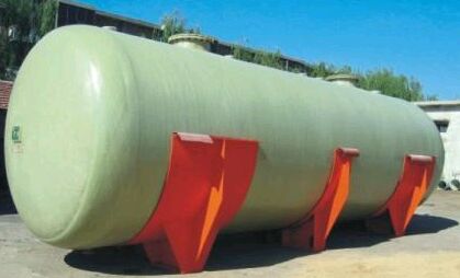 臥式玻璃鋼儲(chǔ)罐的詳情說(shuō)明及滲漏的幾大因素 臥式玻璃鋼儲(chǔ)罐